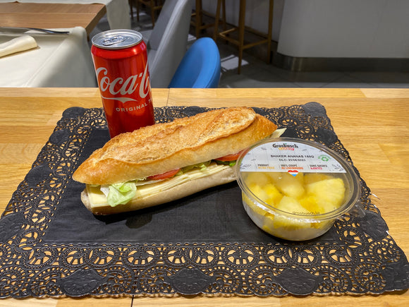 Menu Sandwich au Fromage - Coca Cola - Ananas cube 150 gr