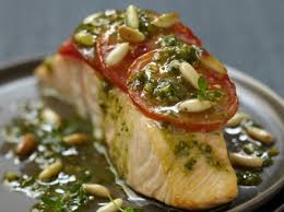 Saumon grillé, persillade et tomate